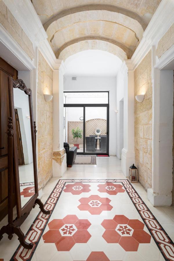 Traditional & Modern Maltese Townhouse - Rooftop Terrace And Sea Views, Close To Birgu Waterfront Cospicua Eksteriør billede
