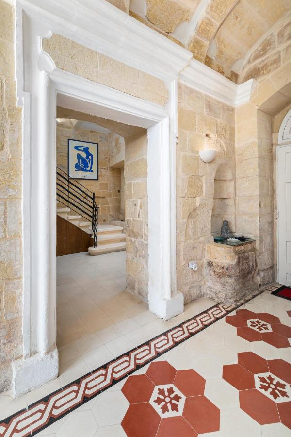 Traditional & Modern Maltese Townhouse - Rooftop Terrace And Sea Views, Close To Birgu Waterfront Cospicua Eksteriør billede