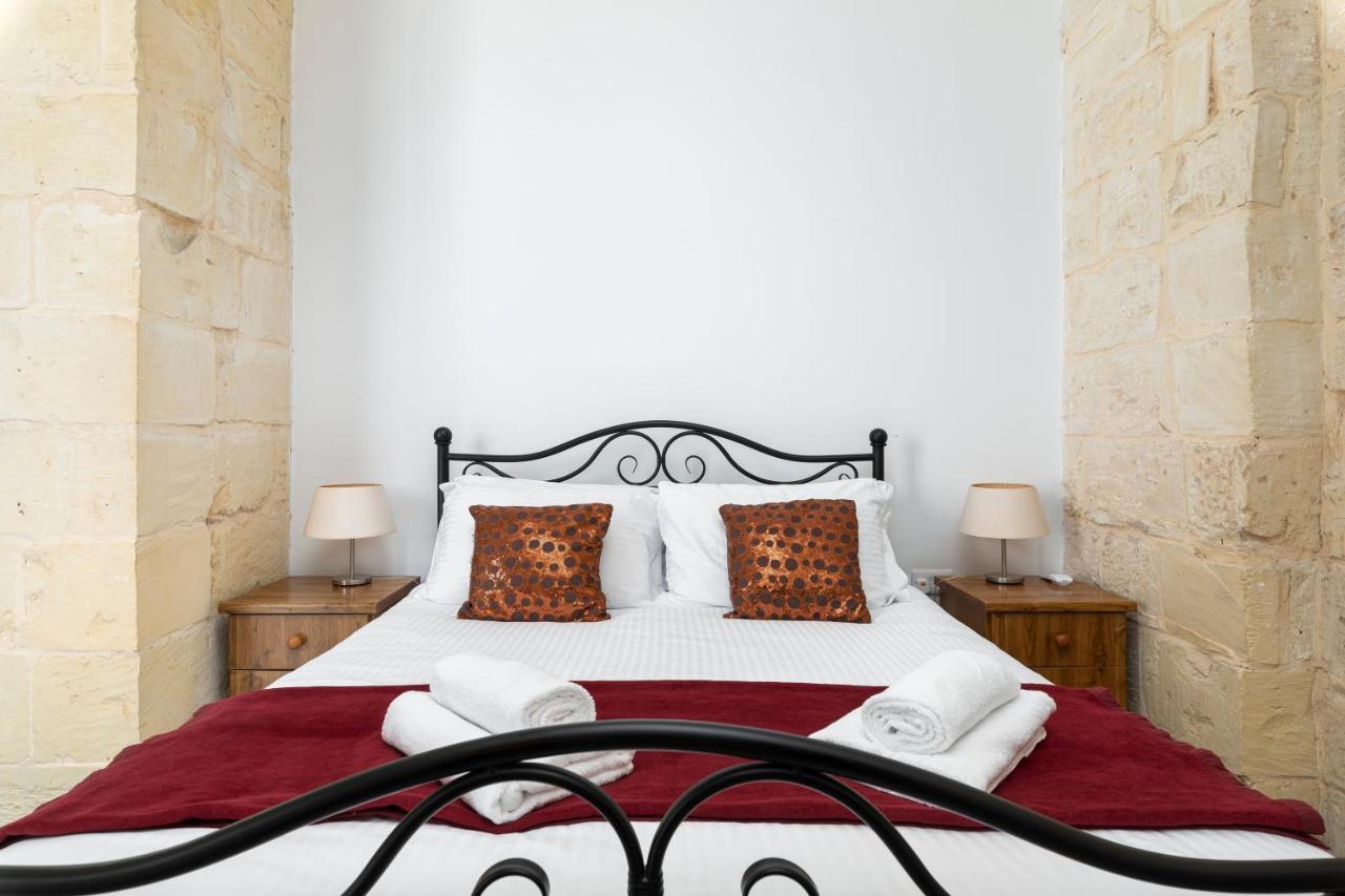 Traditional & Modern Maltese Townhouse - Rooftop Terrace And Sea Views, Close To Birgu Waterfront Cospicua Eksteriør billede