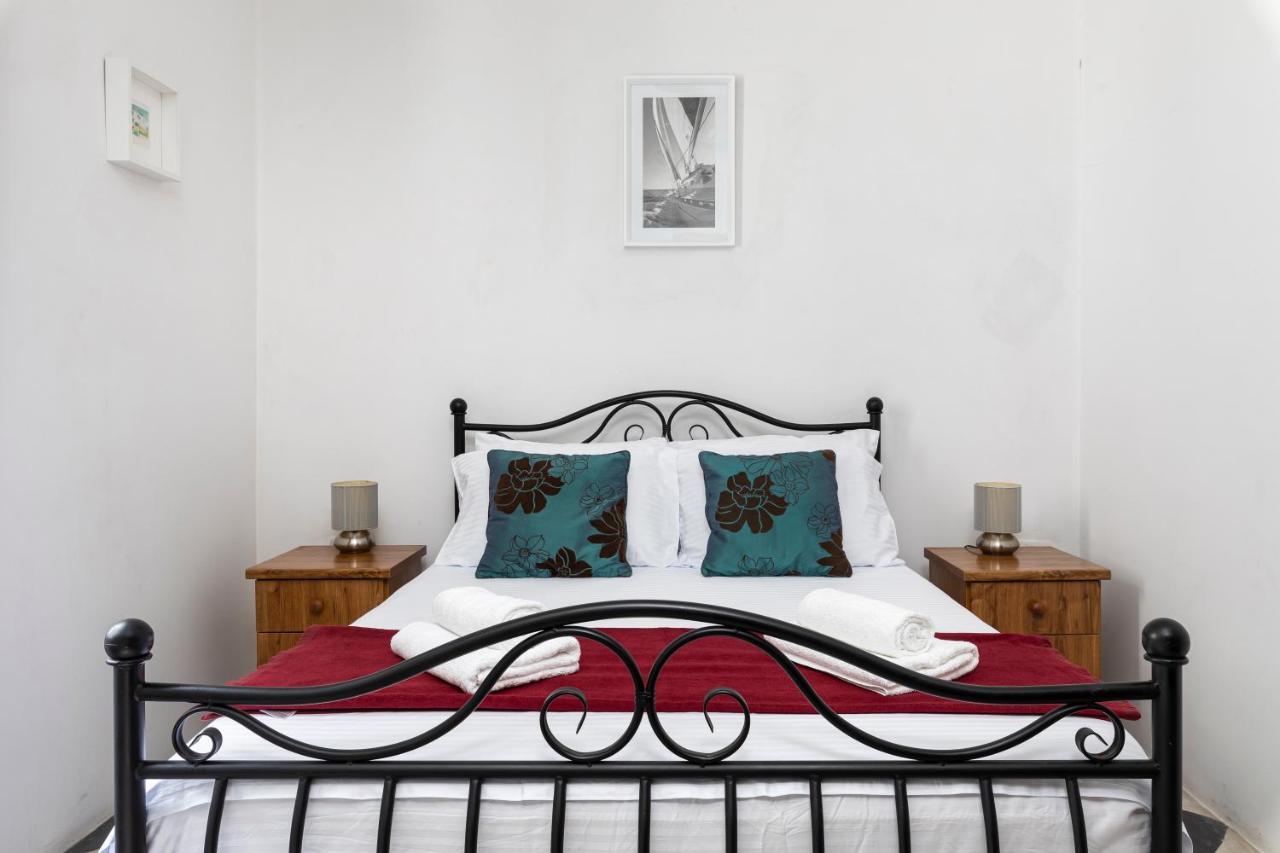 Traditional & Modern Maltese Townhouse - Rooftop Terrace And Sea Views, Close To Birgu Waterfront Cospicua Eksteriør billede