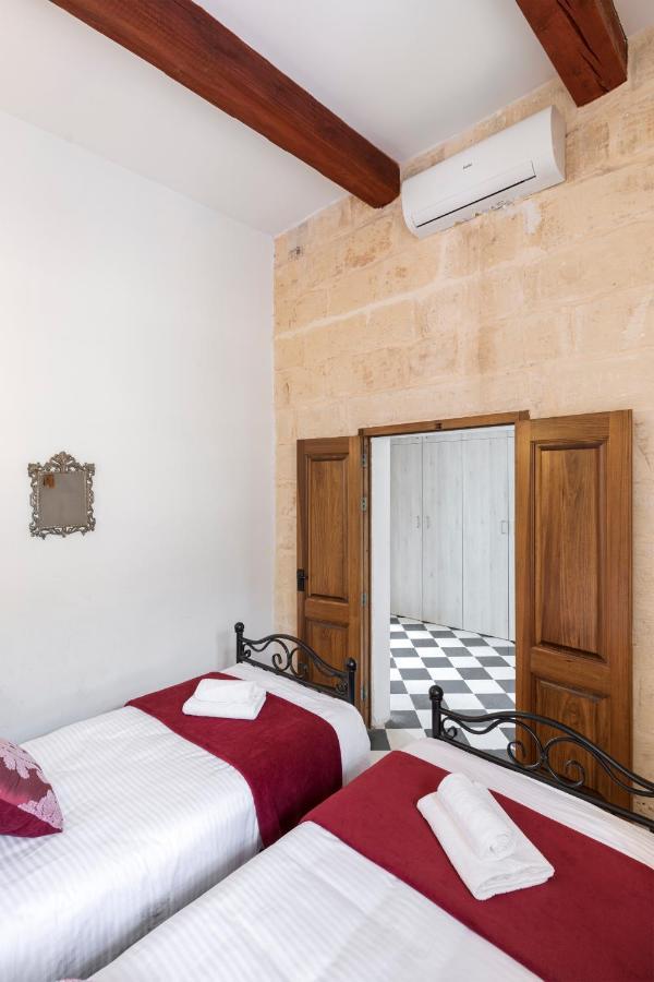 Traditional & Modern Maltese Townhouse - Rooftop Terrace And Sea Views, Close To Birgu Waterfront Cospicua Eksteriør billede