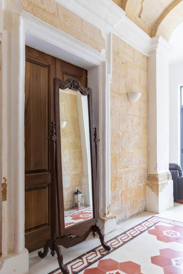 Traditional & Modern Maltese Townhouse - Rooftop Terrace And Sea Views, Close To Birgu Waterfront Cospicua Eksteriør billede